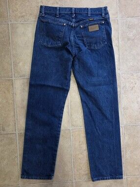 Mens' 32x32 Pre-Washed Wrangler Jeans Regular Fit